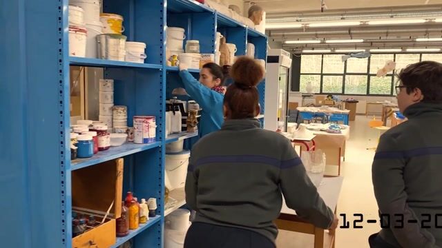 Agent de sécurité dans un établissement culturel