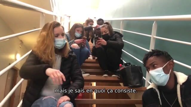 AS QUOI ?