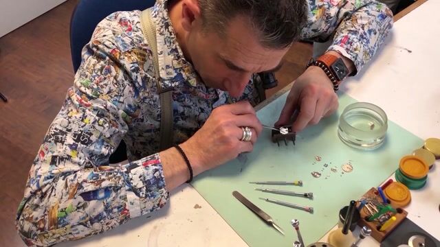 Interview Éric Paratcha horloger de métier