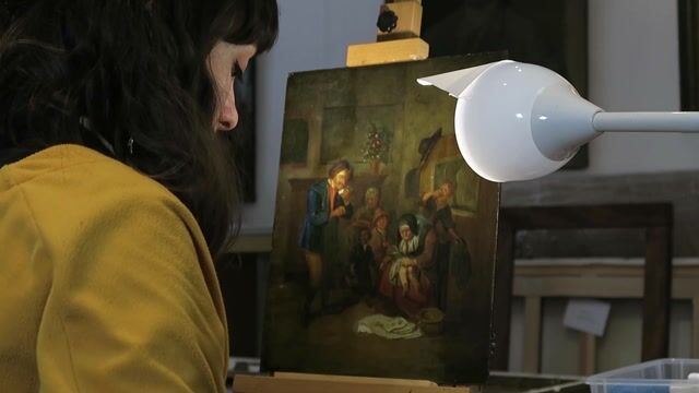 Restauratrice de tableaux