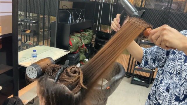 Entretien avec un coiffeur : au-delà des ciseaux