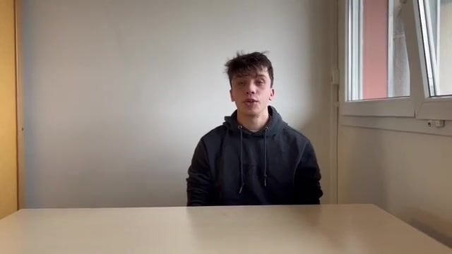 Dans la bêche d'un paysagiste