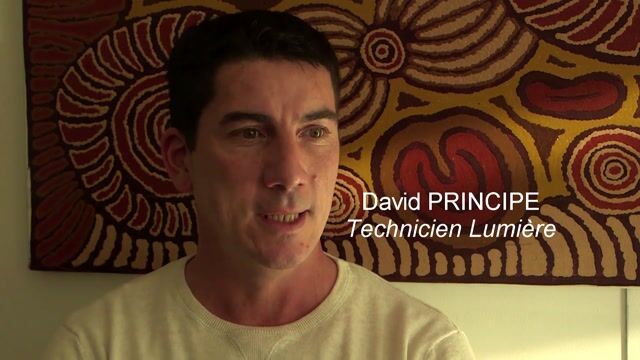 technicien lumière: homme de l'ombre