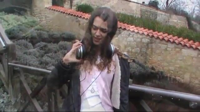 Les tris-tess comi-que