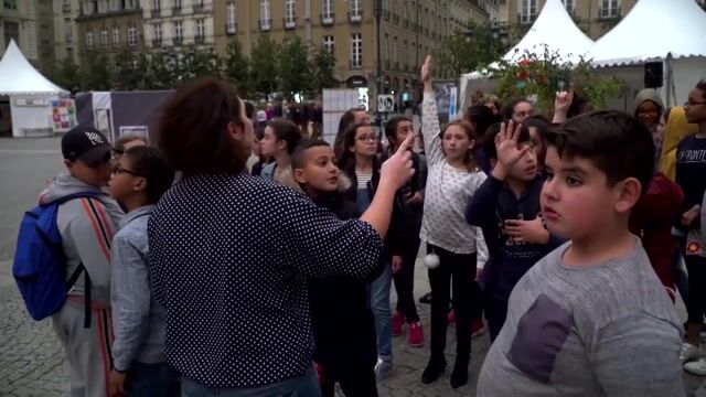 Guidés par les voix(es)