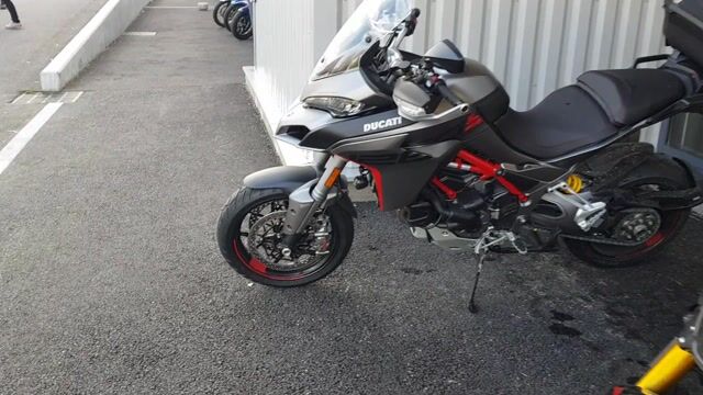 Commercial en concession moto