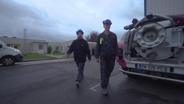 Il nettoie les sites industriels
