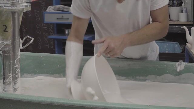 Porcelaine de Limoges : le métier d'Émailleur