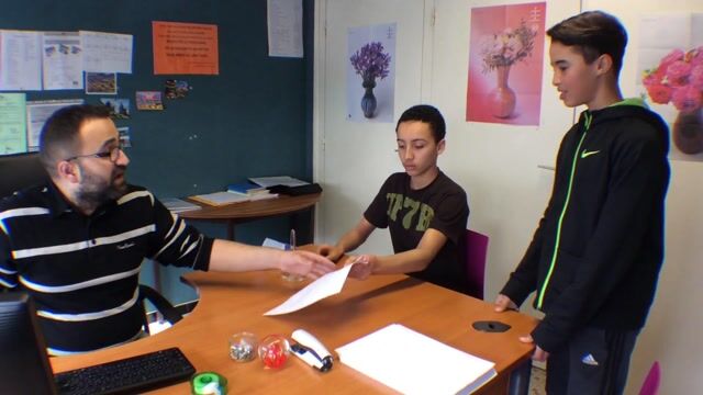 Rend moi service!
