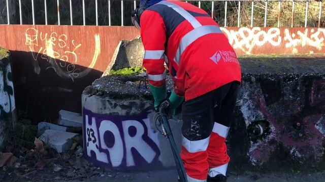 Le métier d'enlèvement des graffitis