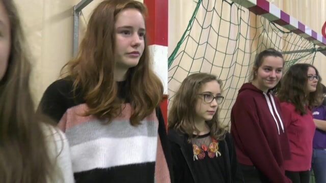 LE HAND AU FEMININ