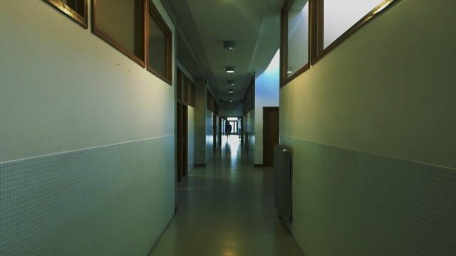 Ton avenir est derrière cette porte