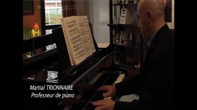 Un professeur de piano et son élève
