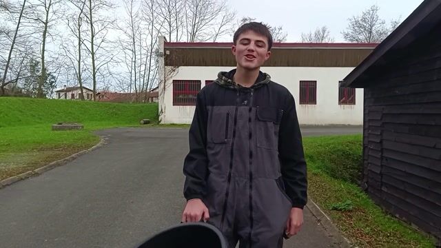 Un séance d'aquaculture au sein du lycée Saint Christophe de St Pée sur Nivelle