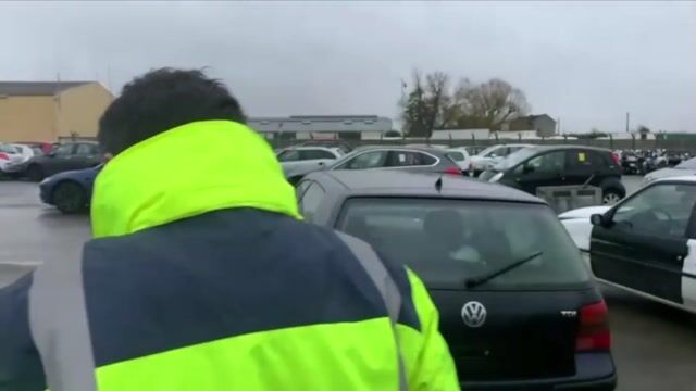 Mon métier : Vendeur/magasinier en fournitures automobiles.