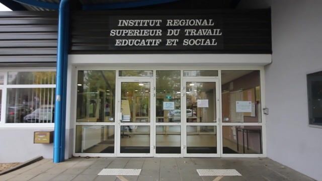 Je suis assistant de service social