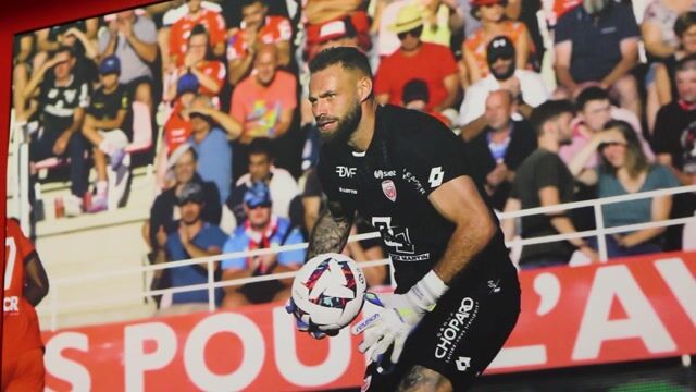 Métier de Speaker / Maître de conférence (Football)