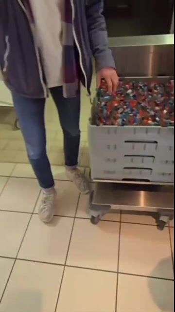 Dans nos assiettes, pas les vôtres, les nôtres