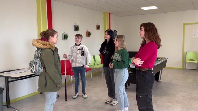 Arrivée d'une nouvelle élève en tapisserie d'ameublement
