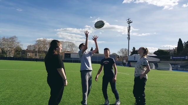 À la rencontre d'une femme joueuse de rugby professionnel.