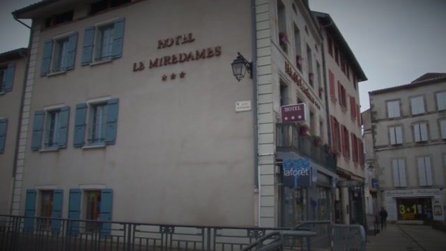 CLIQUEZ, RESERVEZ, PARTEZ