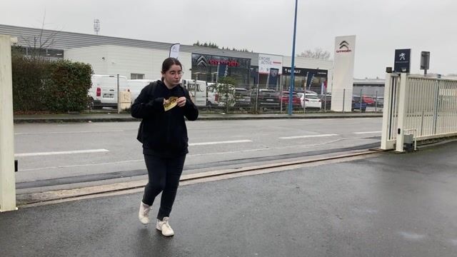 Coralie à la chocolaterie