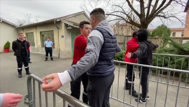Protéger et faire rire