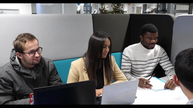 Une journée en formation Chargé-e de clientèle