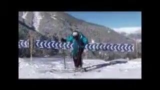 Une skieuse très curieuse
