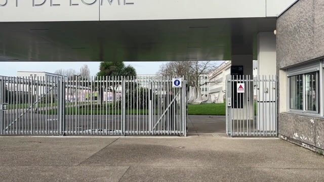 Je cherchais, la com m'a trouvée